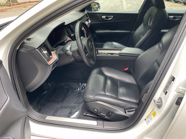 Certified 2023 Volvo S60 B5 Plus AWD/4WD image 10