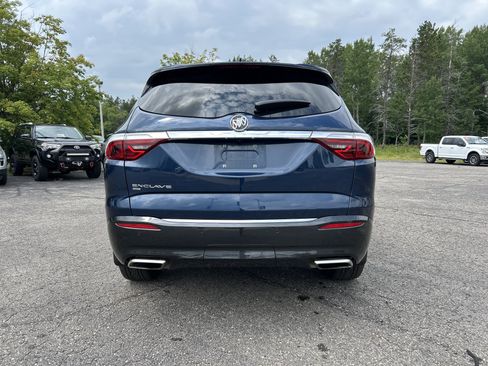 Used 2022 Buick Enclave Essence w/ LPO, Touring Package AWD/4WD image 5