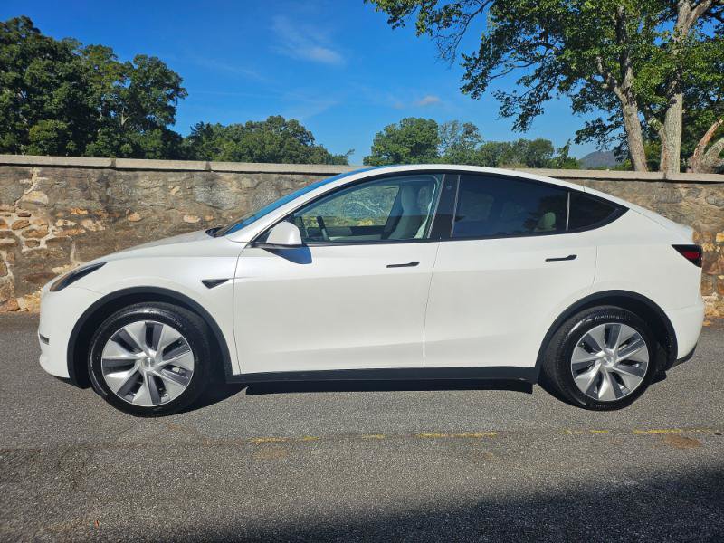 Used 2021 Tesla Model Y Long Range AWD/4WD image 8