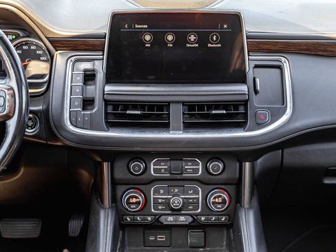 Used 2021 Chevrolet Tahoe High Country w/ Premium Package AWD/4WD image 16