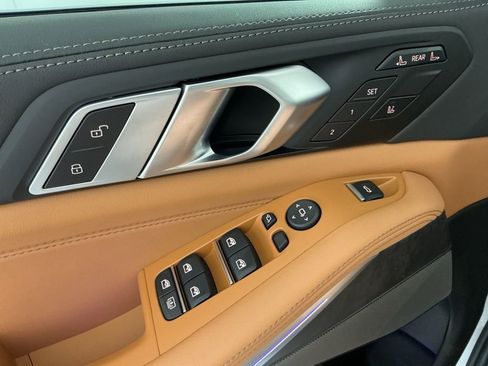 Used 2026 BMW X7 xDrive40i w/ M Sport Package image 18