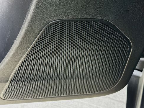 Used 2019 Jeep Cherokee Limited image 21