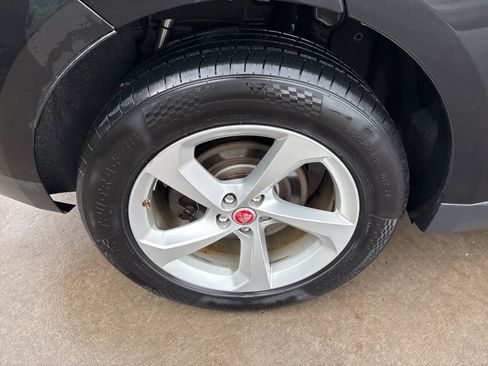 Used 2019 Jaguar F-PACE Premium image 13