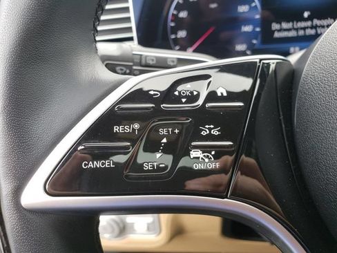Used 2024 Mercedes-Benz GLS 450 4MATIC image 26