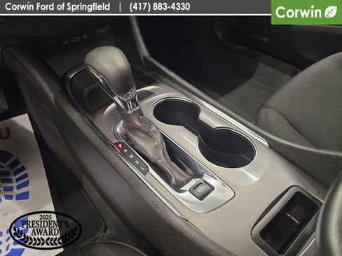Used 2023 Chevrolet Malibu LT FWD image 25