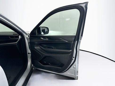 Used 2024 Jeep Grand Cherokee L Altitude image 32