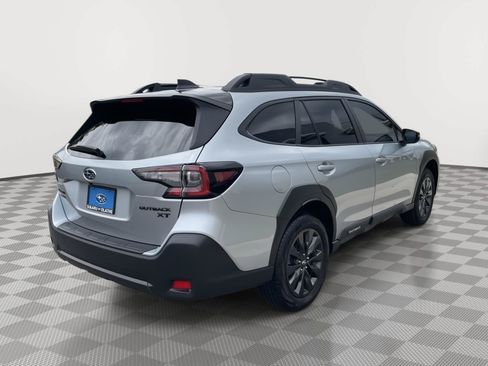Used 2025 Subaru Outback Onyx Edition XT AWD/4WD image 8