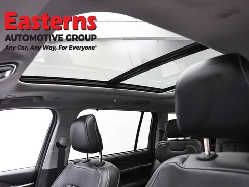 Used 2023 Jeep Grand Cherokee L Limited w/ Luxury Tech Group II AWD/4WD image 37
