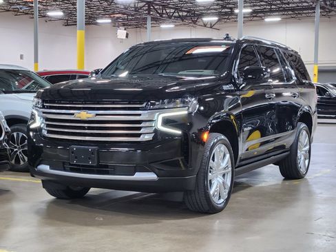 Used 2024 Chevrolet Tahoe High Country w/ Premium Package AWD/4WD image 4