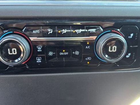 Used 2022 Chevrolet Silverado 1500 LT image 23