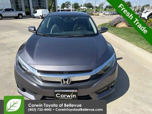 Used 2017 Honda Civic Touring image 9