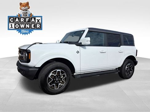 Used 2024 Ford Bronco Outer Banks image 2
