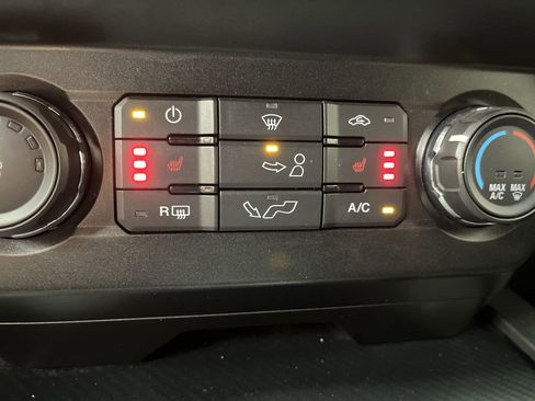 Certified 2020 Ford F150 XLT w/ Equipment Group 302A Luxury AWD/4WD image 28