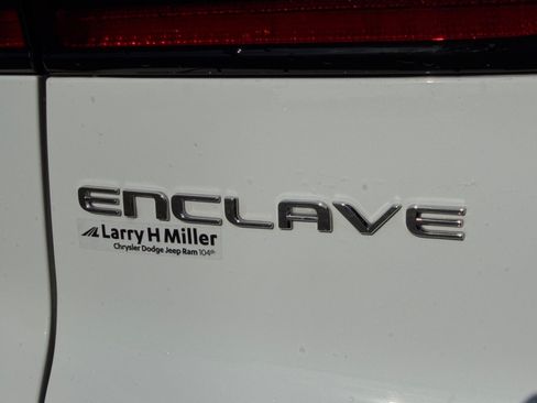 Used 2025 Buick Enclave Preferred FWD image 28