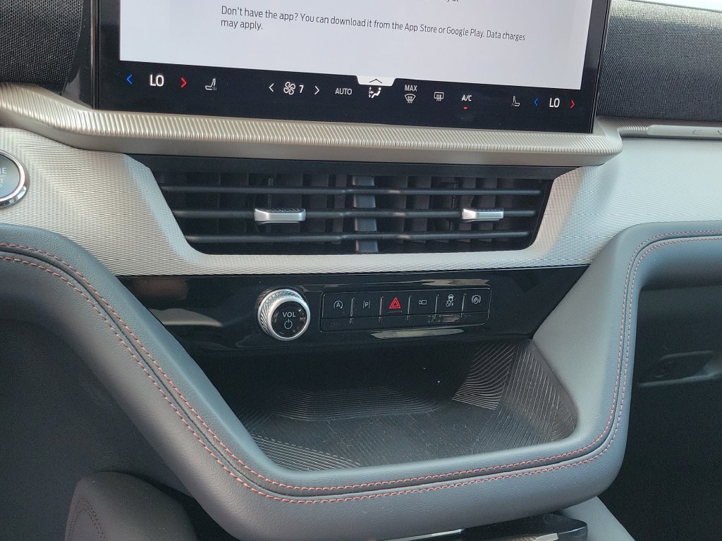 Certified 2025 Ford Explorer Active RWD image 28