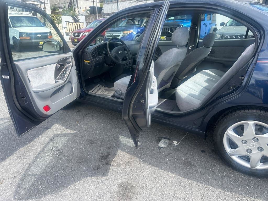 Used 2005 Hyundai Elantra GLS FWD image 14