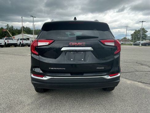 Used 2024 GMC Terrain SLT AWD/4WD image 5