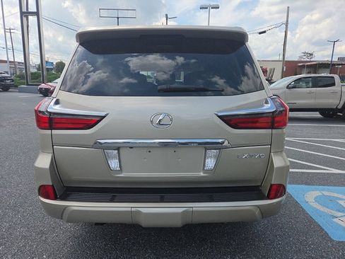 Used 2017 Lexus LX 570 4WD w/ Luxury Package image 4