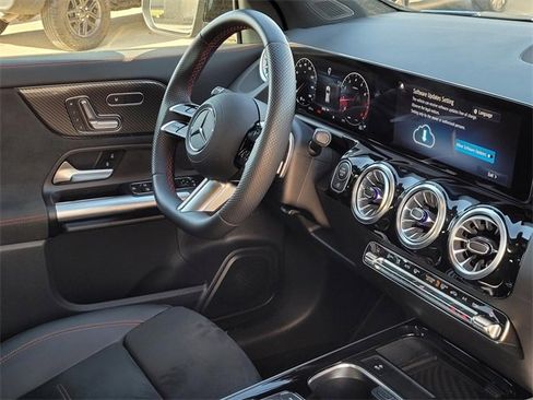 Certified 2025 Mercedes-Benz GLA 250 GLA 250 image 12