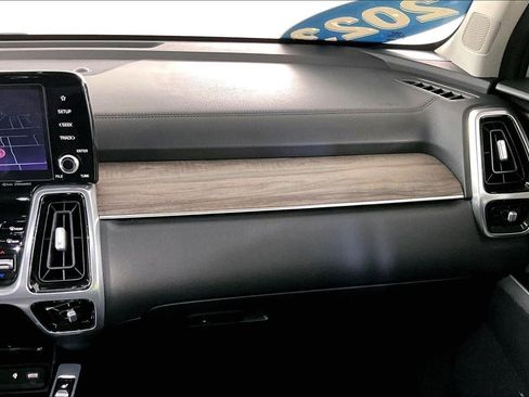 Used 2023 Kia Sorento SX Prestige image 27