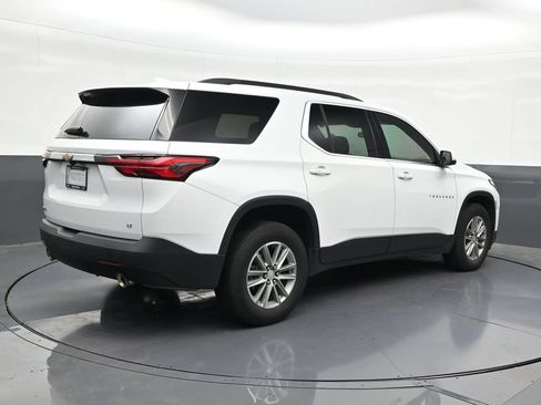 Used 2023 Chevrolet Traverse LT FWD image 5