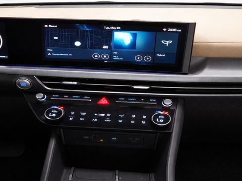 Certified 2025 Hyundai Sonata Limited FWD image 15