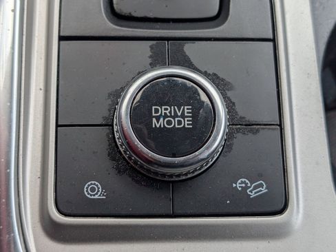 Used 2022 Ford Explorer XLT w/ Equipment Group 202A AWD/4WD image 23