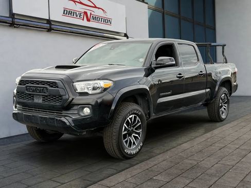 Used 2021 Toyota Tacoma TRD Sport w/ Technology Package image 7