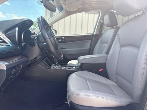 Used 2019 Subaru Outback 3.6R Limited AWD/4WD image 10