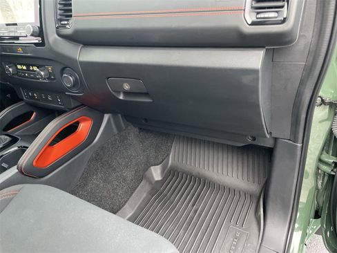 Used 2022 Nissan Frontier Pro-X image 32