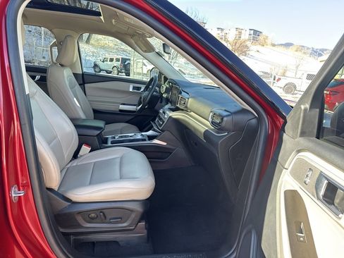 Certified 2022 Ford Explorer XLT w/ Equipment Group 202A image 26