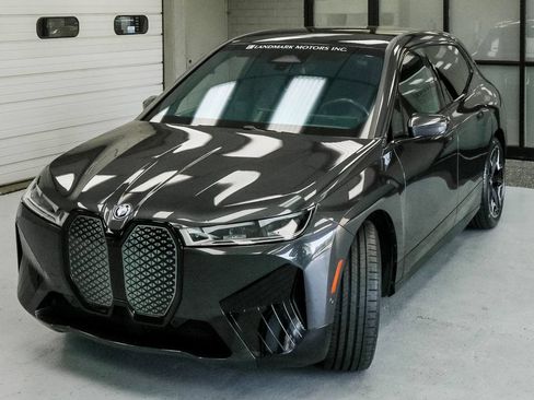 Used 2024 BMW iX M60 w/ Luxury Package AWD/4WD image 10
