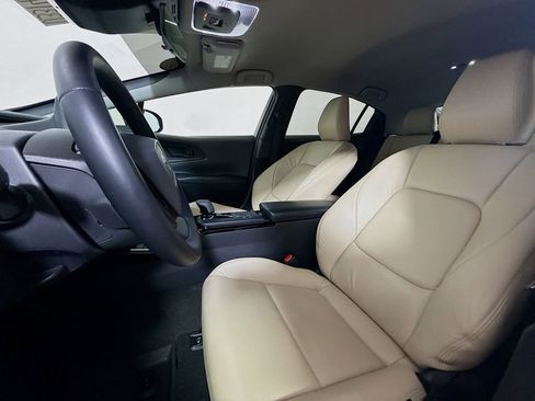 Used 2025 Toyota Prius LE image 19