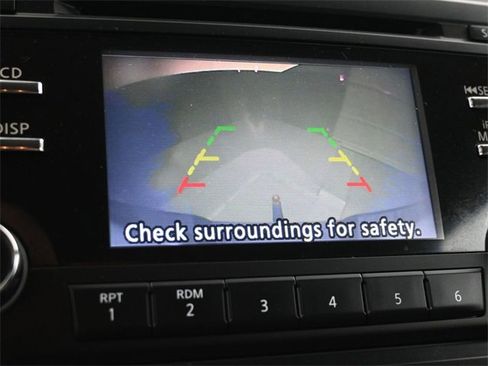 Used 2018 Nissan Titan S image 22