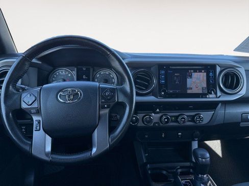 Used 2016 Toyota Tacoma TRD Off-Road image 4