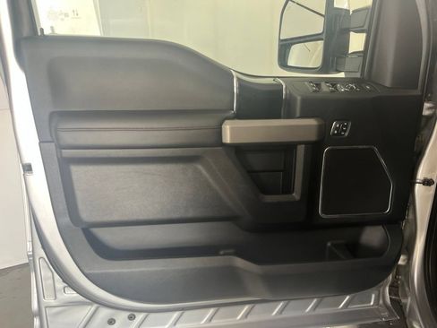 Used 2021 Ford F250 Platinum w/ Tremor Off-Road Package AWD/4WD image 25