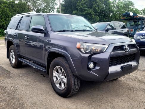 Used 2018 Toyota 4Runner SR5 image 2