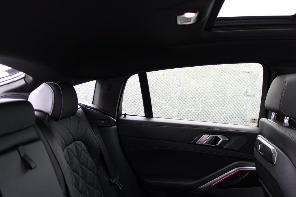 Used 2025 BMW X6 xDrive40i AWD/4WD image 21