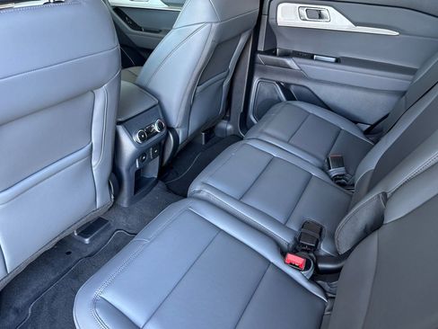 New 2025 Ford Explorer Active w/ Active Comfort Package image 13