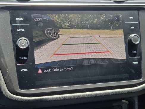 Certified 2024 Volkswagen Tiguan SEL R-Line AWD/4WD image 24
