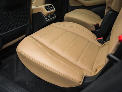 Certified 2025 Mercedes-Benz GLS 450 4MATIC image 35