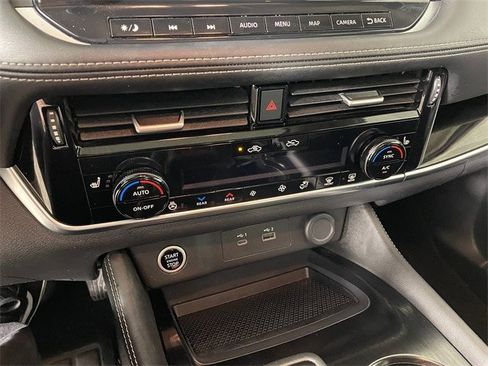 Used 2022 Nissan Rogue SL w/ SL Premium Package image 8