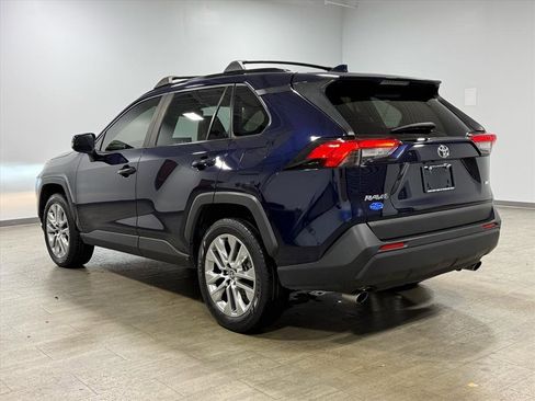 Used 2021 Toyota RAV4 XLE Premium image 6