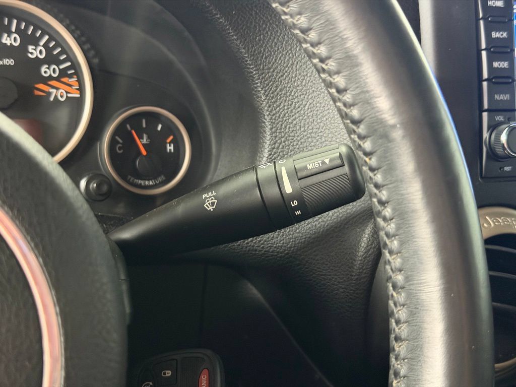 Used 2017 Jeep Wrangler Unlimited Sahara AWD/4WD image 15