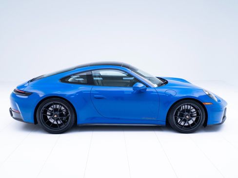 Used 2025 Porsche 911 Carrera 4 GTS image 8