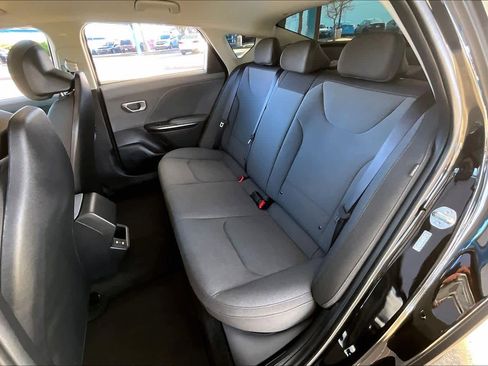 Used 2025 Kia K4 LXS image 19