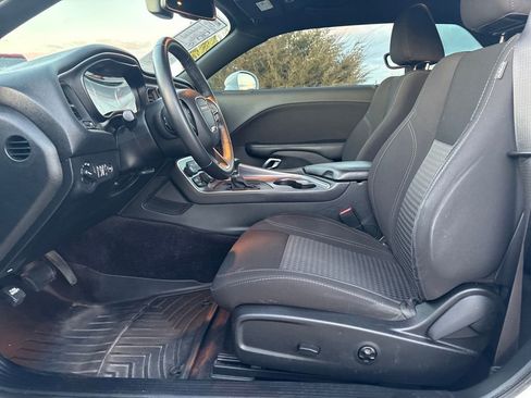 Used 2018 Dodge Challenger SXT image 14