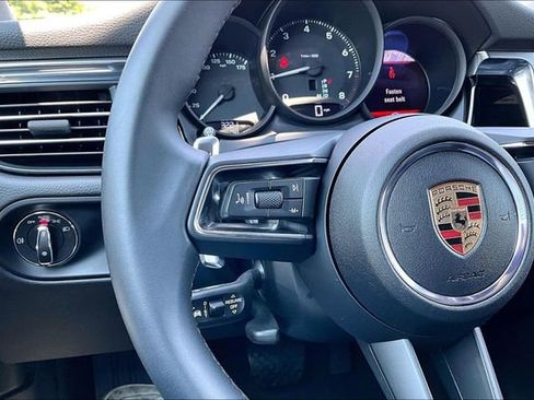 Used 2025 Porsche Macan image 11