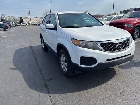 Used 2011 Kia Sorento LX image 1