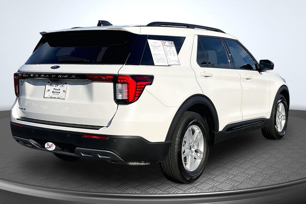 Used 2026 Ford Explorer Active w/ Active Comfort Package RWD image 7